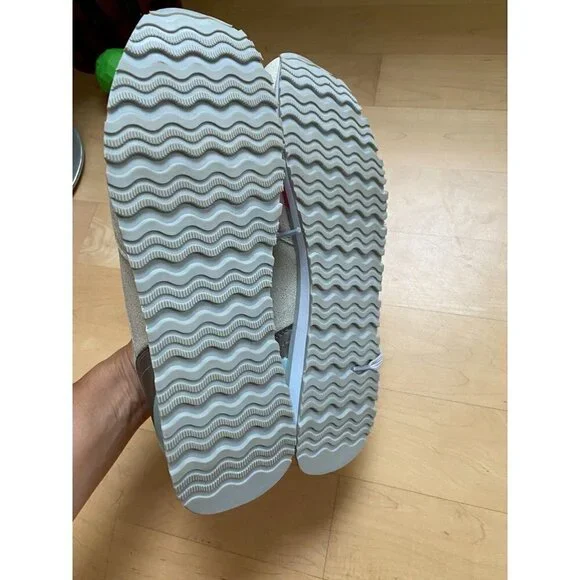 RELIGIOUS Comfort BNWOT sneaker women sz 10 colorblock lace up retro-inspired - Picture 5 of 7